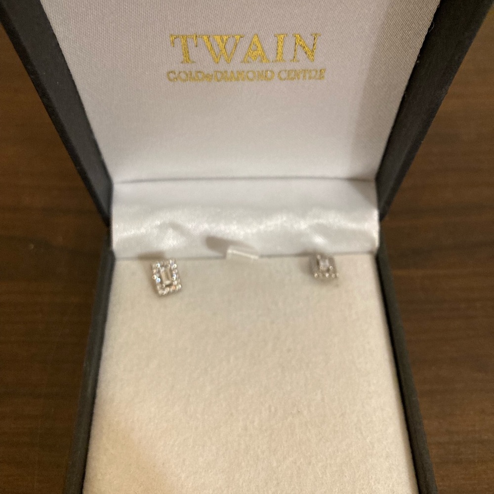 TWAIN Stud Earrings